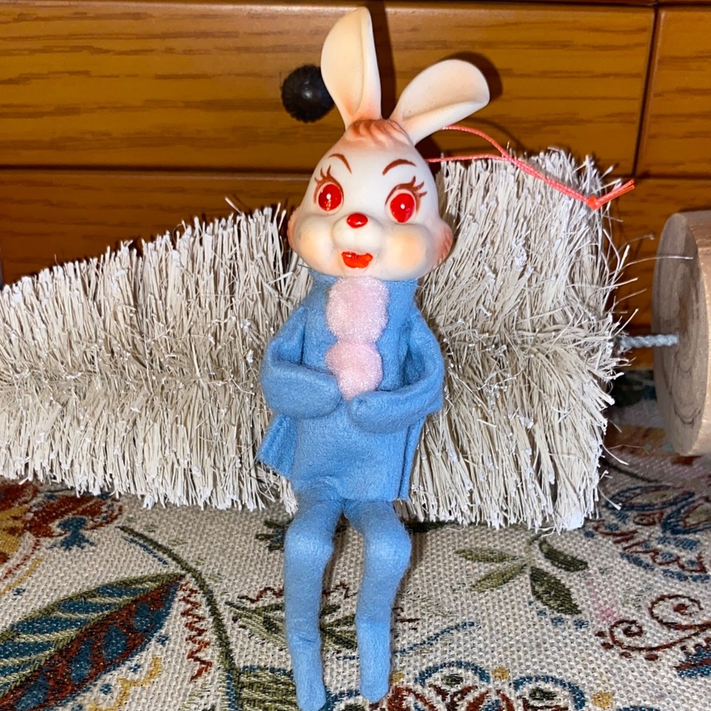 Vintage bunny knee hugger made in Japan in excellent condition very clean